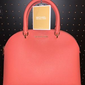 NWT MICHAEL KORS LARGE EMMY DOME LEATHER SACHEL